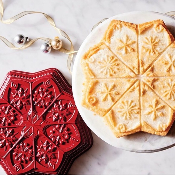 Nordic Ware Sweet Snowflakes Shortbread & Cake Pan Cast Aluminum Nonstick 6 Cups - Picture 6 of 10